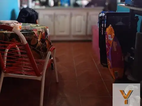 Casa 2 ambientes con 1 baño