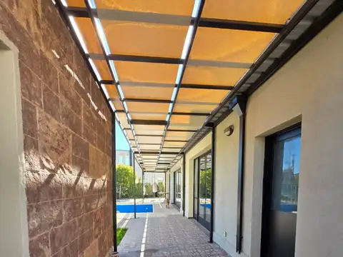 Casa en Venta en Neuquen, USD 399.000