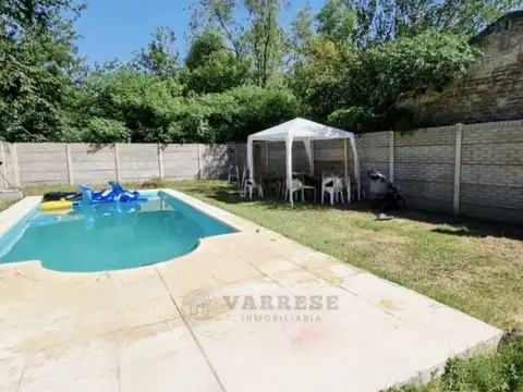 Casa con Pileta en Venta