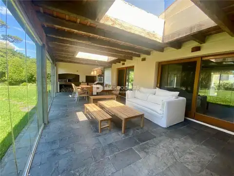 Mansa a 100 metros de la rambla