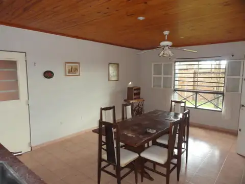 Casa 3 ambientes con 1 baño