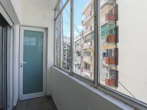 VENTA DEPARTAMENTO 3 AMBIENTES FLORESTA SEMIPISO