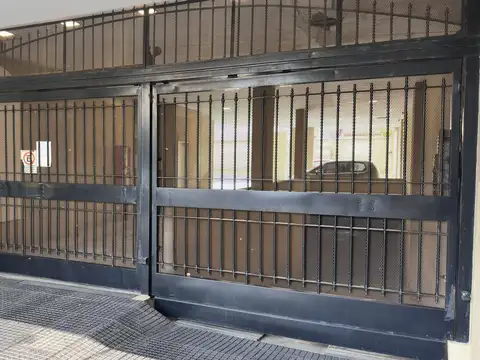 Cocheras fijas simples y dobles en Martiniano Leguizamón 45