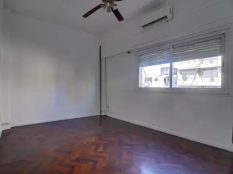 Tacuarí 700