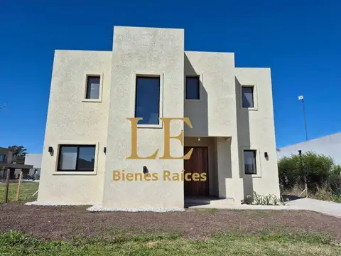 Pilar Del Este 100