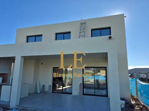 Casa en Venta en Pilar Del Este, USD 199.000