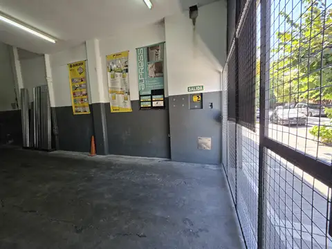 Bolivia 1978 Galpón de 300 mt2 con ingreso de camiones