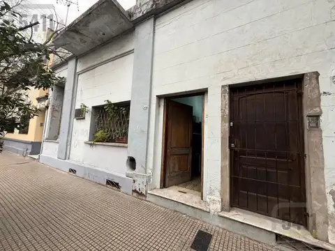 Venta PH 4 ambientes PB con terraza al frente a reciclar en Colegiales