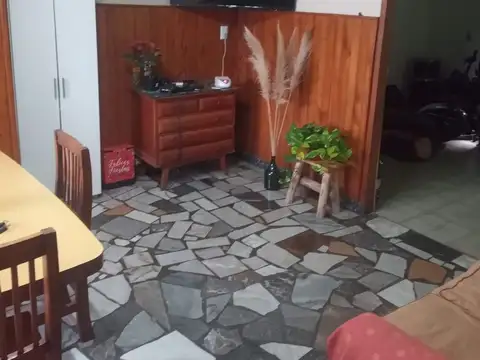 CASA EN MERLO CENTRO/ APTO CREDITO/ FINANCIA