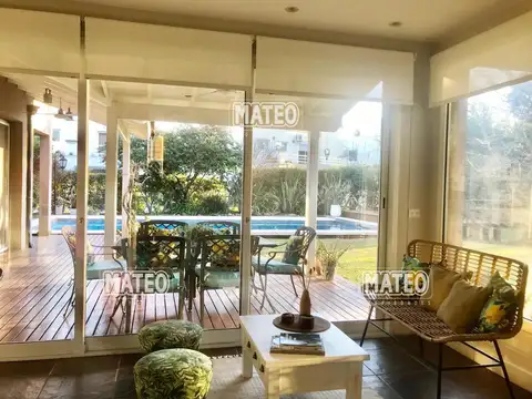 Casa en Venta con 1 cochera