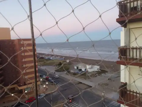 3 AMBIENTES - FRENTE AL MAR + 2 BALCONES