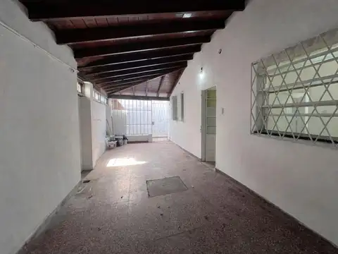 Casa 4 ambientes con 1 baño