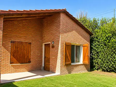 VENTA CASA 3 DORMI 2 BAÑOS MINA CLAVERO CÓRDOBA