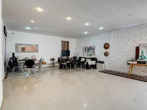 Depto Tipo Casa 5 ambientes con 2 baños