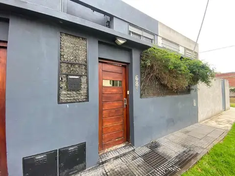 Depto Tipo Casa 3 ambientes con 2 baños