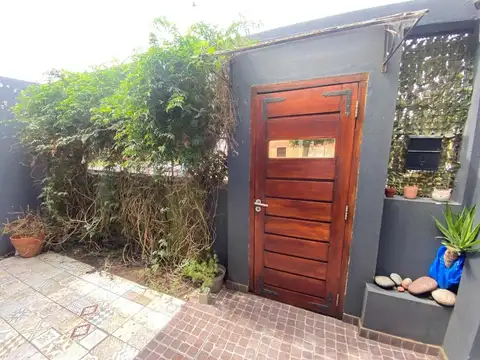 Depto Tipo Casa en Venta con 1 cocheras