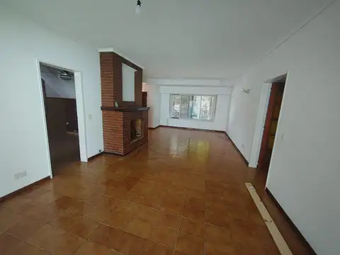 Casa 5 ambientes con 3 baños