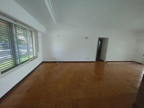 Casa en alquiler de 5 ambientes en Martinez