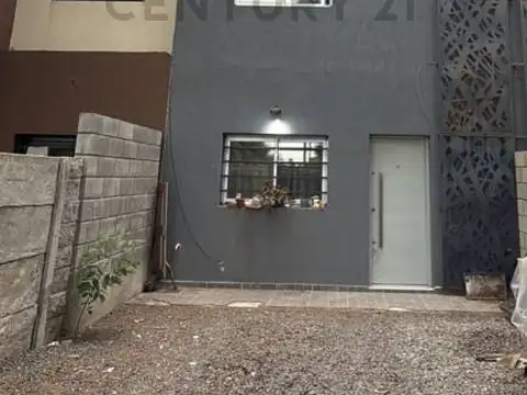 Dúplex en Alquiler en Melchor Romero