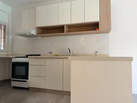 Casa en Alquiler | Punta Chica | 2 Dormitorios | Jardín y Pileta
