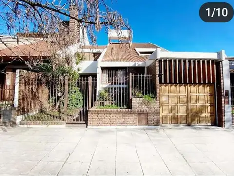 CASA SOBRE LOTE DE 9.40 X 34.00. LOTE IDEAL INVERSORES