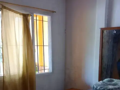 VENTA DE CASA 4 AMBIENTES CON HERMOSO LOTE 