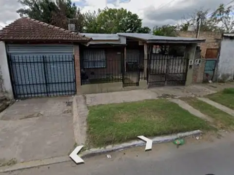 VIVIENDA  UNIFAMILIAR CON LOCAL