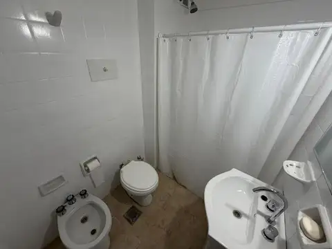 Departamento en Alquiler en Abasto, $ 600.000