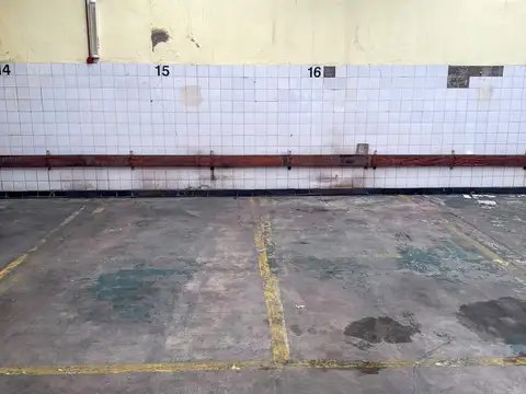 Alquiler cochera cubierta para auto chico – Wenceslao Villafañe 1500
