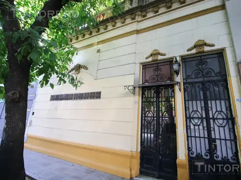 PH 4/5 ambientes al frente con entradas independientes. Sin expensas. Almagro