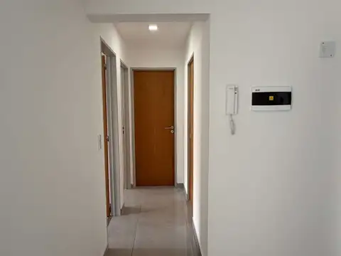 VENTA DEPTO 3 AMB CON GRAN PATIO - EN CASEROS