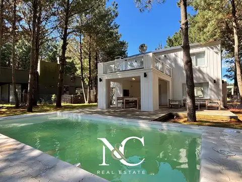 Casa en  venta de 6 ambientes en Costa Esmeralda