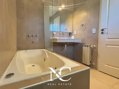 Casa en  venta de 6 ambientes en Costa Esmeralda