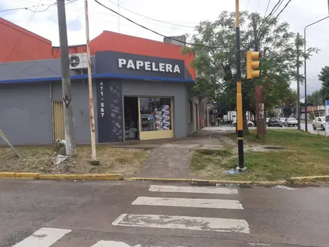 Locales en excelente ubicación  Av. (29) Eva Peron y C. 113