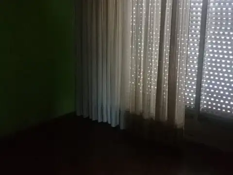 Amplio  depto. tipo PH 3 amb. en 1* piso, mas patio de 100 m2.