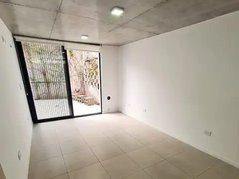 monoambiente con patio exclusivo