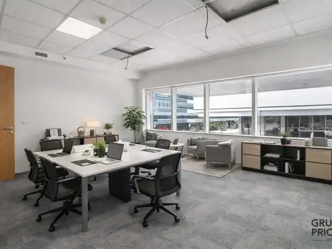 Oficina en alquiler en Puerto Madero con cochera!