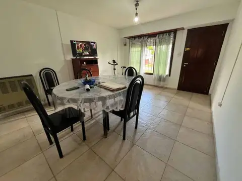 Venta Casa 3 ambientes con patio y 2 ph a terminar