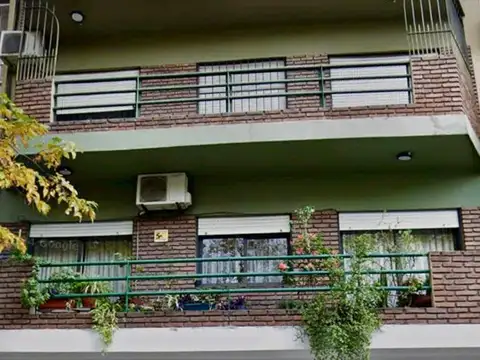 Alquiler de Cochera en edificio - Floresta