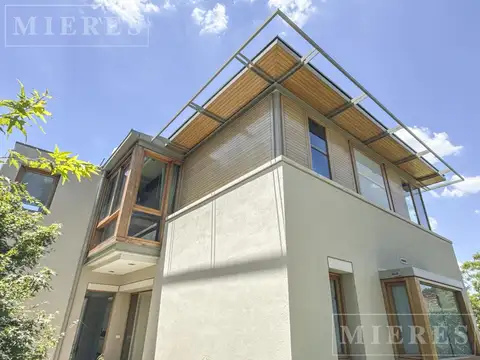 Casa 6 ambientes con 3 baños