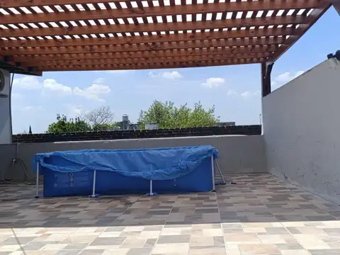 VENTA PH 6 AMBIENTES CON 4 DORMITORIOS - TERRAZA - MORON SUR - APTO CREDITO Y PERMUTA  