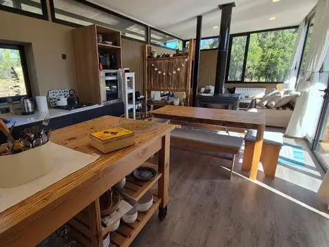 Casa en el bosque con casa de huéspedes sobre 3 hectareas