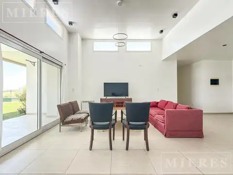 Casa en Alquiler de 3 dormitorios