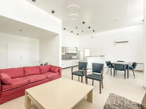 Casa en Alquiler con 1 cochera