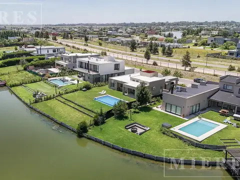 Casa en Alquiler al Oeste