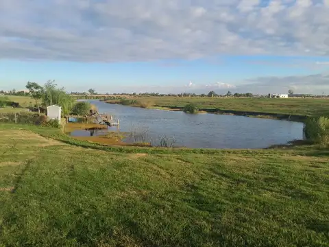 Lote en Venta en EL NAUDIR con vista al LAGO