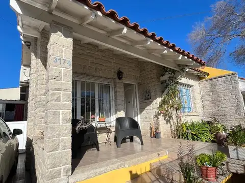 IMPECABLE CASA  EN LO MEJOR DE LOS TRONCOS - 