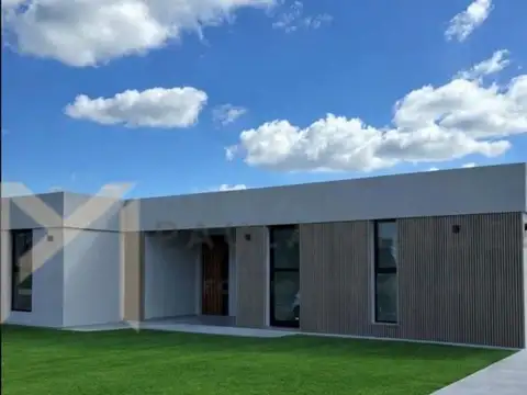 Casa Chalet  en Venta en Loma Verde, Escobar, G.B.A. Zona Norte