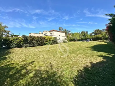 Terreno en Venta 40  mts Fondo