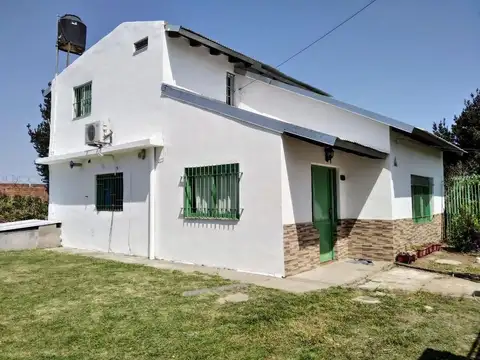 Magaldi 8000 - Casa de 3 dormitorios en venta en Fisherton, Rosario.